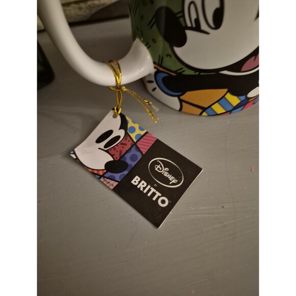 2017 Romero Britto Disney Mickey Mouse Mug - New Signed with Tags - Picture 3 of 7